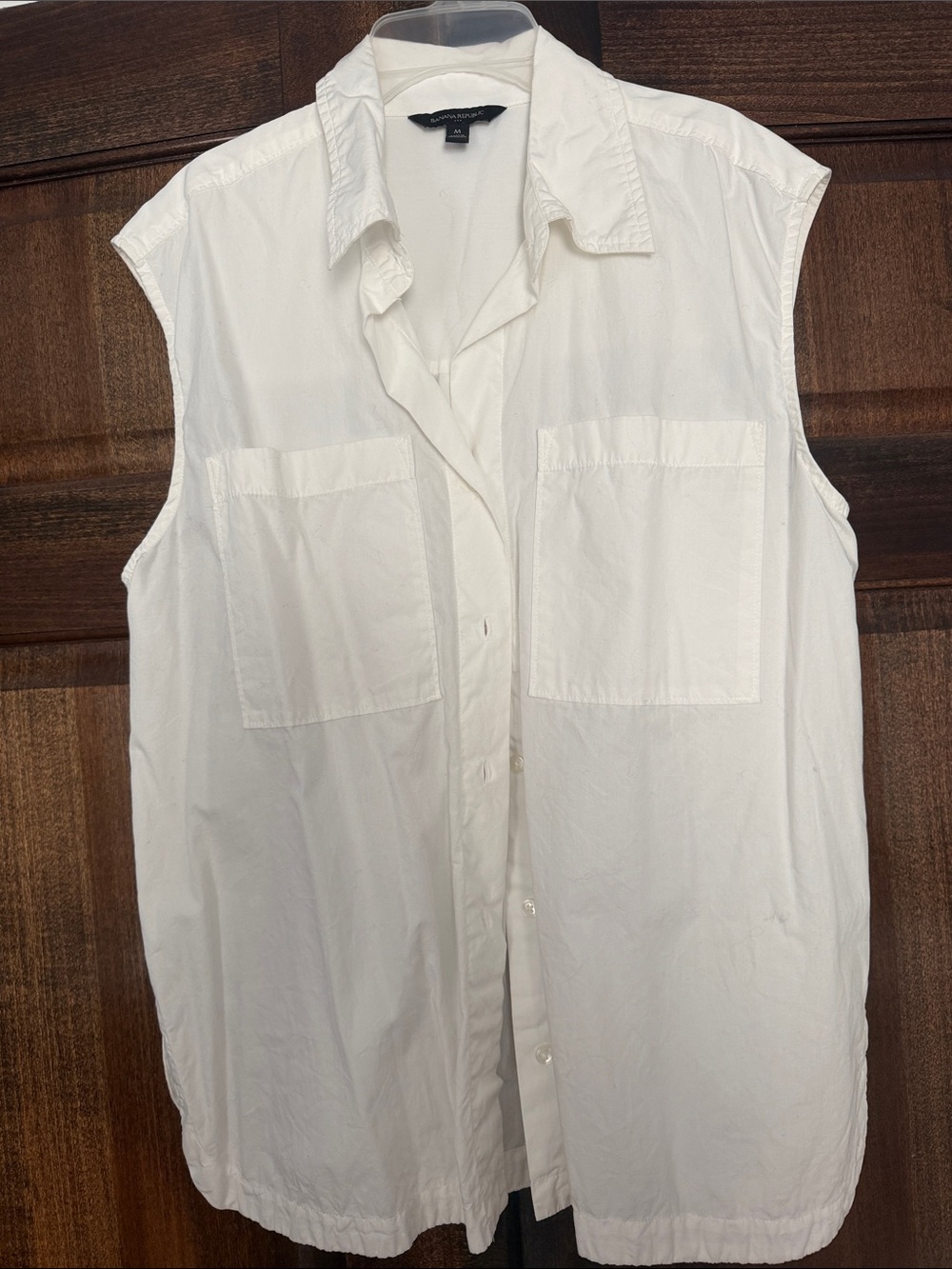 Banana Republic White Sleeveless Button-Down Shirt with Chest Pockets